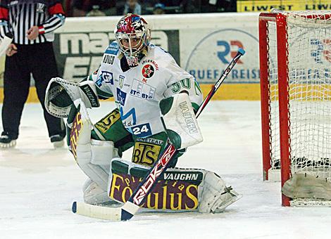 Der Tormann von Laibach #30 Alex Westlund, HDD Olimpija Ljubljana .