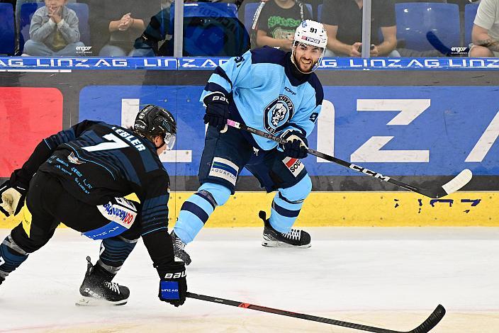 Robby Jackson (HK Nitra), Brian Lebler (Steinbach Black Wings Linz), Steinbach Black Wings Linz - HK Nitra (SVK), Linz AG Eisarena 