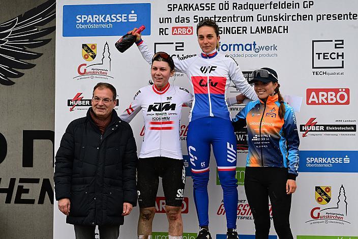 Podest Damen 2. Platz Nadja Heigl (AUT, KTM Spada powered by Brenta Braakes), Siegerin Kristyna Zemanova (CZE, VIF Cycling Team) , 3. Layla Barthel (LUX, CD Adertdaul), Platz Damen, 4.Radquerfeldein GP um das Sportzentrum Gunskirchen, Rad Cyclo Cross,