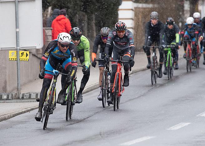 Das Rennen in der Entscheidung, Moran Vermeulen (AUT, Team Felbermayr Simplon Wels), Jonas Rapp (GER, Hrinkow Advarics Cycleang), Florian Lipowitz (GER, Tirol KTM Cycling Team),  Herren Elite, U23, Radliga, 60. Radsaison-Eröffnungsrennen Leonding, Oberösterreich