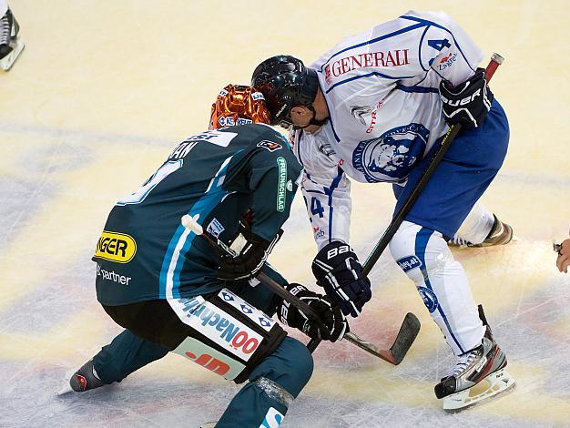 #20 Brad Moran, EHC Liwest Black Wings Linz, und #24 Brian Willsie, Zagreb, EHC Liwest Black Wings Linz vs KHL Medvescak Zagreb