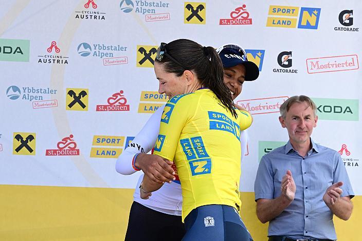 Siegerin Lea Fuchs (SUI, Spar CTO Woman), 3. Platz  Monaliza Chneslasie (ERI, Canyon Sram), Ybbsitz - Hochkar, Sportland NÖ women tour
