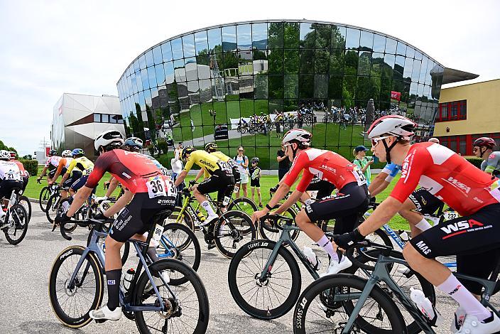 Start beim Paneum in Asten, St. Florian, 3. Etappe Asten - Bad Schallerbach, Oberösterreich Rundfahrt