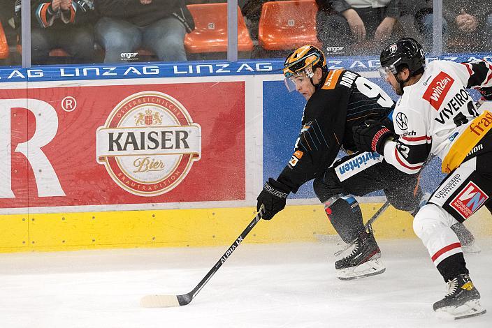 Emilio Romig (Steinbach Black Wings Linz), Layne Viveiros (Bemer Pioneers Vorarlberg) Steinbach Black Wings Linz vs Pioneers Vorarlberg, 13. Runde ICE Hockey League, Steinbach Black Wings Linz, Linz AG Eisarena 