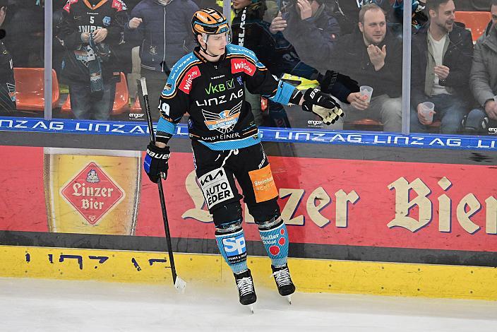 Graham Knott (Steinbach Black Wings Linz) feiert das Tor zum 2 zu 1,  Win2Day ICE Hockey League,  Steinbach Black Wings Linz vs Pioneers Vorarlberg,  Linz AG Eisarena 