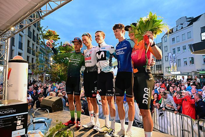 Podest Herren 5. Platz Riccardo Zoidl (AUT, Hrinkow Advarics), 2. Platz Felix Grossschartner (AUT, UAE Team Emirates - XRG), Sieger Gregor Mühlberger (AUT, Movistar Team), 3. Platz Felix Gall (AUT, Decathlon AG2R La Mondiale Team), 4. Platz Josef Dirnbauer (AUT, Cycling Team Schwingshandl), Herrenrennen, Kriterium Wels