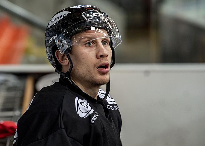 Im Bild: Steve Oleksy (EHC Liwest Black Wings Linz) Eishockey,  EHC Liwest Black Wings Lin z