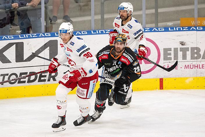 Matthew Fraser (EC KAC), Martin Schumnig (Steinbach Black Wings Linz), Thomas Koch (EC KAC), Steinbach Black Wings Linz vs EC KAC, 8. Runde ICE Hockey League, Steinbach Black Wings Linz, Linz AG Eisarena 