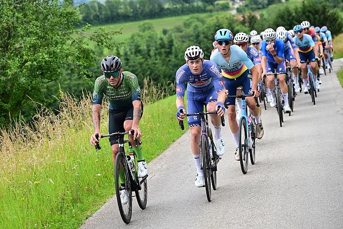 Riccardo Verza (ITA, Hrinkow Advarics) Das Peloton am Weg durch Oberösterreich von St. Florian zur  Höss, Hinterstoder , 14. Int. Raiffeisen OÖ-Radrundfahrt UCI Kat. 2.2