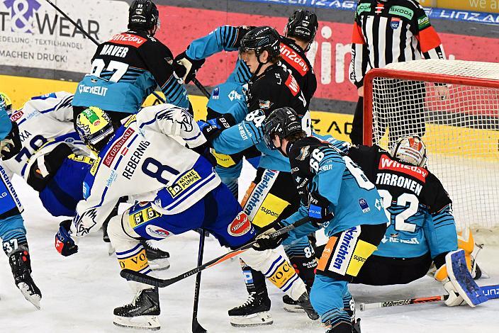 Maximilian Rebernig (EC iDM Wärmepumpen VSV), Stefan Gaffal (Steinbach Black Wings Linz), Tormann Rasmus Tirronen (Steinbach Black Wings Linz), 36. Runde ICE, Steinbach Black Wings Linz vs EC iDM Wärmepumpen VSV), Linz AG Eisarena 
