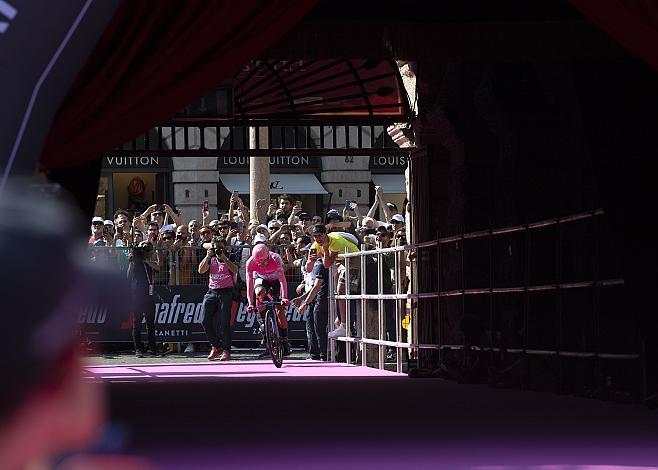 Richard Carapaz (ECU, Movistar Team) Girosieger 2019, Giro d Italia, Radsport, 102. Giro d Italia - 21. Etappe Zeitfahren