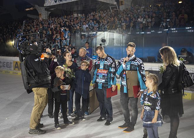 Robert Lukas (EHC Liwest Black Wings Linz), Philipp Lukas (EHC Liwest Black Wings Linz) werden verabschiedet EHC Liwest Black Wings Linz vs Vienna Capitals