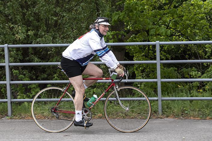 Starter bei der 4. KirschblÃ¼ten Radklassik auf einem Diamant Renner
