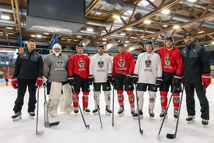 v.l. Head Coach Philipp Lukas (Steel Wings Linz), Tormann Leon Sommer (Steel Wings Linz)  , Gerd Kragl (Steinbach Black Wings Linz), Erik Kirchschläger (Moser Medical Graz 99ers), Ramon Schnetzer (Steinbach Black Wings Linz), Niklas Bretschneider (Steinbach Black Wings Linz), Lukas Haudum (EC KAC), Assistant Coach und Tormann Trainer Jürgen Penker (Steinbach Black Wings Linz), Eishockey Nationalteam, Trainingscamp Linz, Oberösterreich 