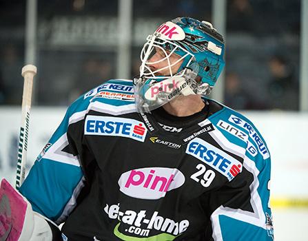 Michael Ouzas (EHC Liwest Black Wings Linz), EC Red Bull Salzburg vs EHC Liwest Black Wings Linz