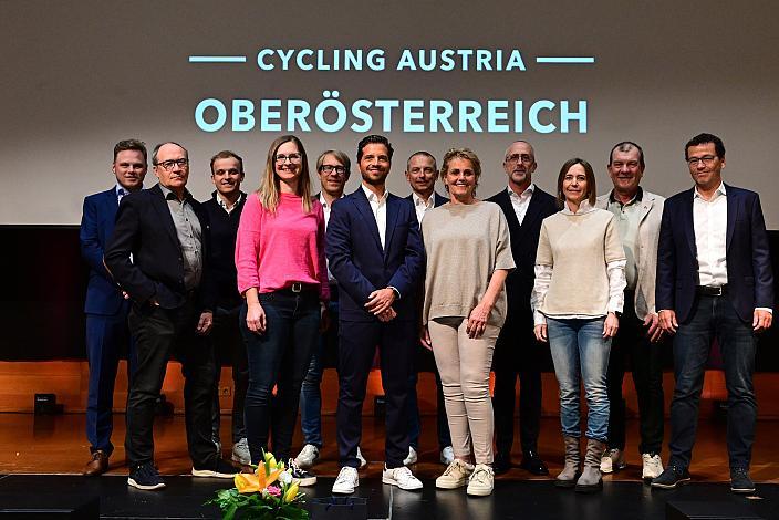 v.l. Thomas Schwingshandl (CEO Fa. Schwingshandl), Alois Badegruber (Vizepräsident Cycling Oberösterreich), Mario Rossmann  Präsident (Cycling Oberösterreich, LRV Oberösterreich), Walter Ameshofer (LRV OÖ Vize Präsident), Helga Mitmasser (Finanz Referentin Cycling Oberösterreich), Patrick Hochhauser (Vizepräsident Cycling Oberösterreich), LRV Oberösterreich Generalversammlung