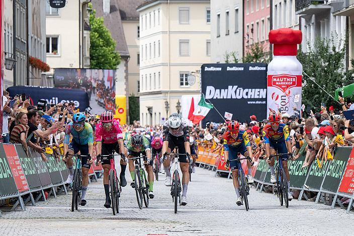 Zielsprint in Feldkirch mit Giacomo Ballabio (ITA, Hrinkow Advarics), 5. Etappe Feldkirch - Feldkirch,  5. Etappe Feldkirch - Feldkirch,  Tour of Austria