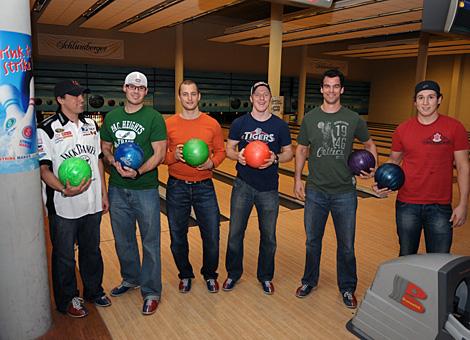 Bowlingabend der Liwest Black Wing, von links, Alex Westlund, Michael MAyr, Christoph Ibounig, Andreas Judex, Pat Leahy, 