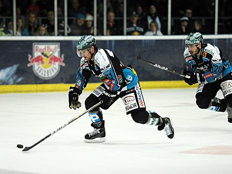 Curtis Murphy und Mike Ouellette, Linz, EC Red Bull Salzburg vs. EHC Liwest Black Wings Linz 