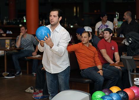 Mark Szuecs beim Bowling.