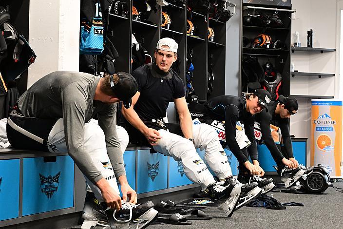 Patrick Söllinger (Steinbach Black Wings Linz) Feature aus der Kabine Saisonstart Pressegespräch, Steinbach Black Wings Linz Linz AG Eisarena 