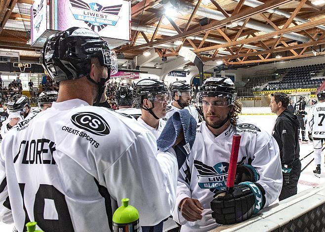  Justin Florek (EHC Liwest Black Wings Linz), Alexander Cijan (EHC Liwest Black Wings Linz),  EHC Liwest Black Wings Linz