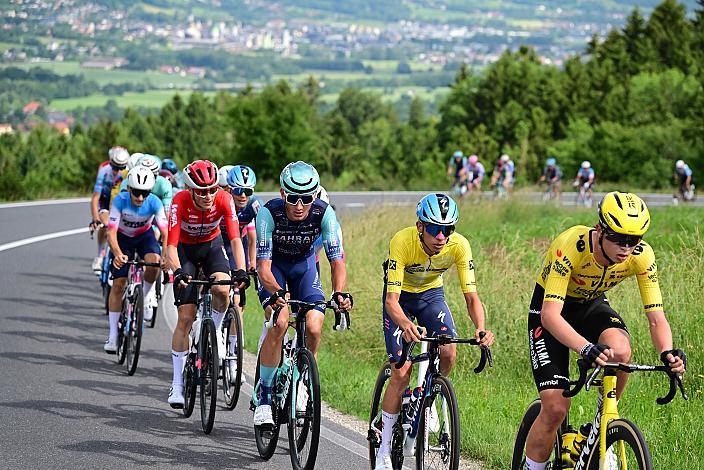 Im Gelben Trikot des Gesamtführenden Henrique Ribeiro Bravo (BRA, Soudal - Quickstep Devo Team) 3. Etappe Asten - Bad Schallerbach, Oberösterreich Rundfahrt