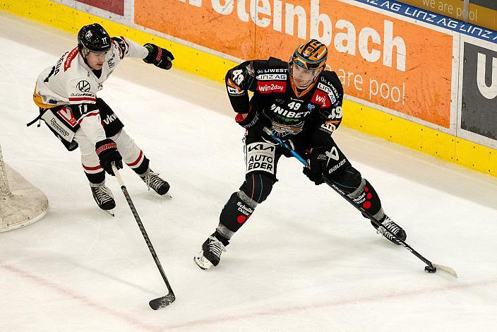 Yannick Lebeda (Bemer Pioneers Vorarlberg), Graham Knott (Steinbach Black Wings Linz) Steinbach Black Wings Linz vs Pioneers Vorarlberg, 13. Runde ICE Hockey League, Steinbach Black Wings Linz, Linz AG Eisarena 