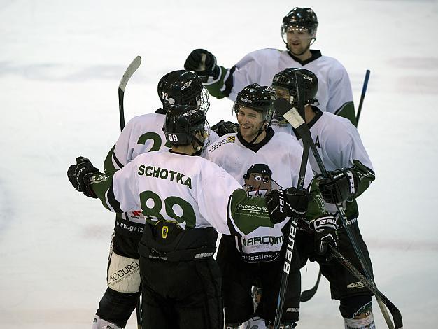 Die Grizzleys feiern, Grizzlies Linz vs. Puckjaeger Traun