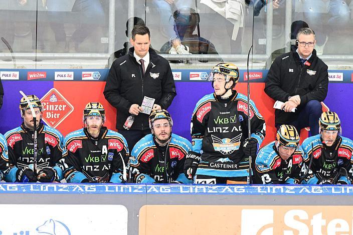 Head Coach Philipp Lukas (Steinbach Black Wings Linz)  Win2Day ICE Hockey League,  Steinbach Black Wings Linz vs Moser Medical Graz 99ers,  Linz AG Eisarena 