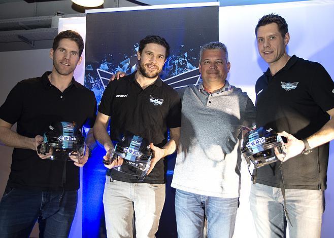 v.l. Mathieu Carle (EHC Liwest Black Wings Linz), Bracken Kearns (EHC Liwest Black Wings Linz), PrÃ¤sident Ing. Peter Freunschlag (EHC Liwest Black Wings Linz), Jonathan D Aversa (EHC Liwest Black Wings Linz)  EHC Liwest Black Wings Saisonabschluss