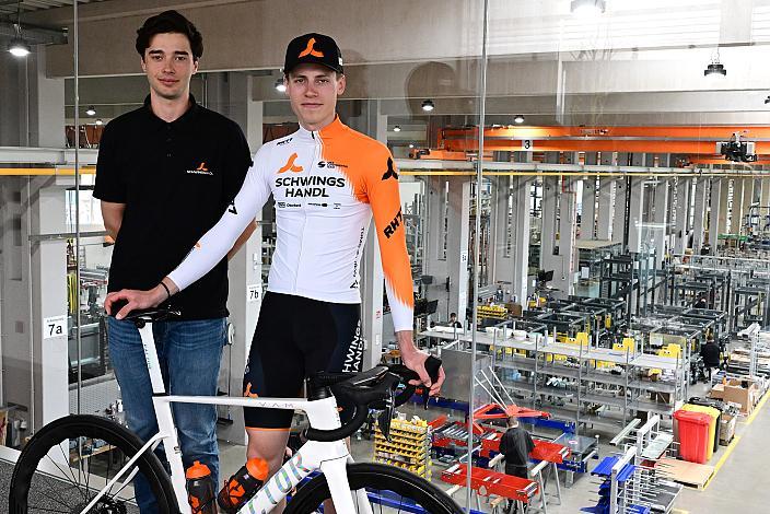 v.l. Sport Manager Ludwig Hehenberger (AUT, Schwingshandl Intralogistics), Gregor Stadlbauer (AUT, Schwingshandl Intralogistics), Pressekonferenz Team Schwingshandl Intralogistics, UCI Continental Team