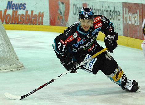 #21 Philipp Lukas, Stuermer, EHC Liwest Black Wings Linz 