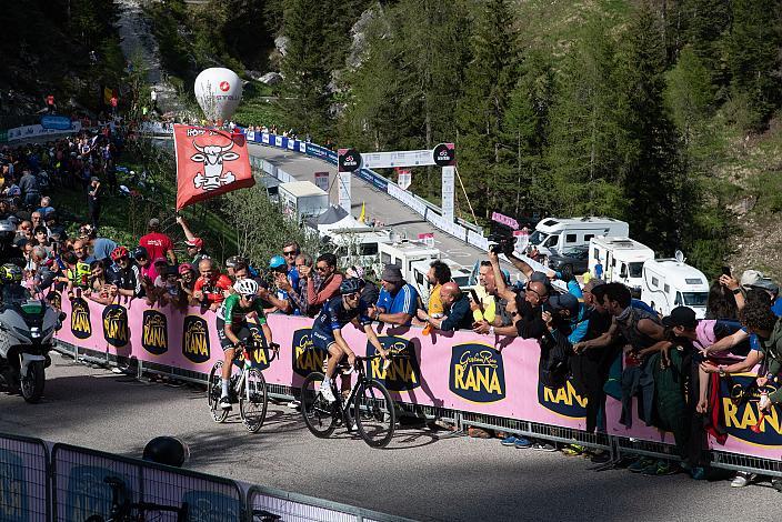 v.l. Etappensieger Filippo Zana (ITA, Team Jayco AlUla), Thibaut Pinot (FRA, Groupama - FDJ), 106. Giro d Italia, Stage 18, Oderzo - Val di Zoldo (Palafavera), (161km)