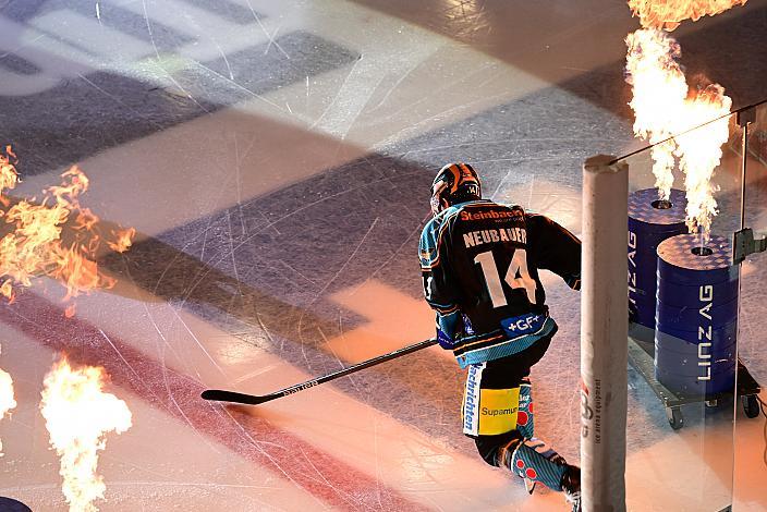 Henrik Neubauer (Steinbach Black Wings Linz)  Win2Day ICE Hockey League,  Steinbach Black Wings Linz vs Migross Supermercati Asiago Hockey,  Linz AG Eisarena 