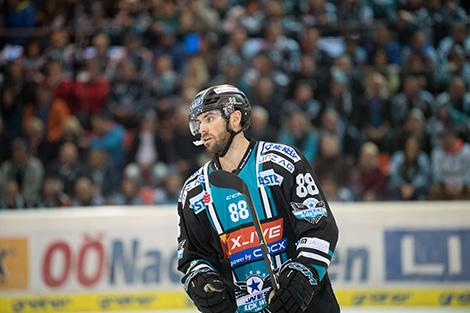 Dan DaSilva (EHC Liwest Black Wings Linz)  EHC Liwest Black Wings Linz vs EC VSV