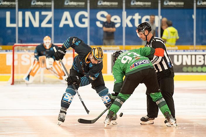 Graham Knott (Steinbach Black Wings Linz), Radek Prokes (HC Nove Zamky), Testspiel Steinbach Black Wings Linz vs HC Nove Zamky, Linz AG Eisarena, pre season 