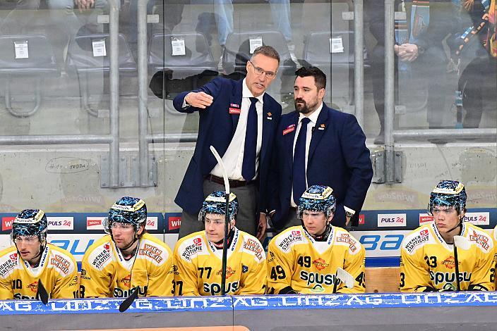 Head Coach Gerry Fleming (Spusu Vienna Capitals), Assistant Coach Fabian Scholz, Win2Day ICE Hockey League,  Steinbach Black Wings Linz vs Spusu Vienna Capitals,  Linz AG Eisarena 