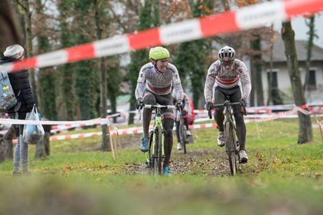 v.l. Martin Haring (SVK, Dukla Banska Bistrica),  Gregor Raggl (AUT, Möbel Märki MTB), Int. Querfeldein Grand Prix Stadl-Paura UCI C2
v.l. Martin Haring (SVK, Dukla Banska Bistrica),  Gregor Raggl (AUT, MÃ¶bel MÃ¤rki MTB), Int. Querfeldein Grand
