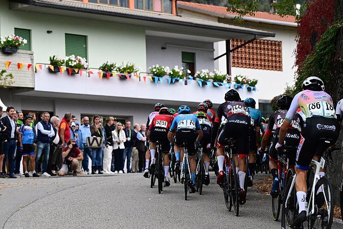 Das Peleton im Anstieg nach La Rosina bei Marostica, 3rd Veneto Classic UCI 1.1 Pro Bassano del Grappa