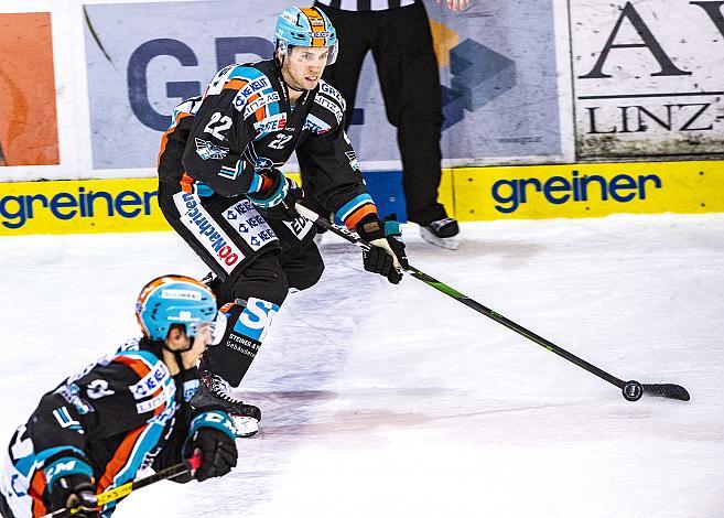 Im Bild: Hunter Fejes (EHC Liwest Black Wings Linz) Eishockey,  EHC Liwest Black Wings Linz vs HC Orli Znojmo