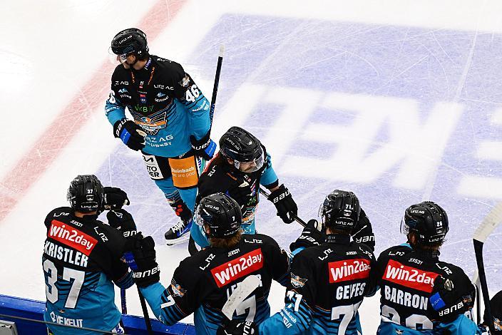 Shawn St.Amant (Steinbach Black Wings Linz) feiert das Tor zum 1 zu 0, 1. Runde ICE, Steinbach Black Wings Linz vs Pioneers Vorarlberg , Linz AG Eisarena