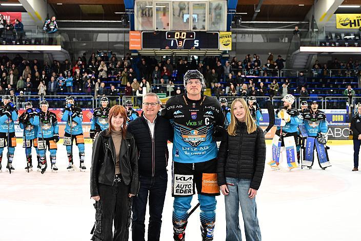 Spieler des Abends Brian Lebler (Steinbach Black Wings Linz) Saisonende in Linz, Spiel 2 Pre-Playoffs,  ICE, Steinbach Black Wings Linz vs EC iDM Wärmepumpen VSV, Linz AG Eisarena 