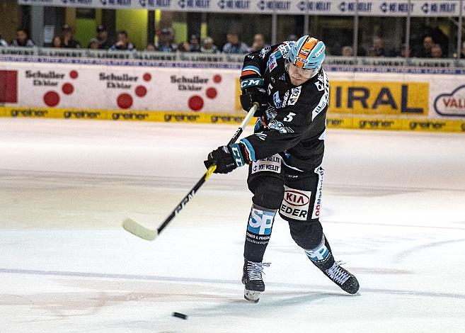 Im Bild:  Raphael Wolf (EHC Liwest Black Wings Linz) Eishockey,  EHC Liwest Black Wings Linz vs Moser Medical Graz 99ers