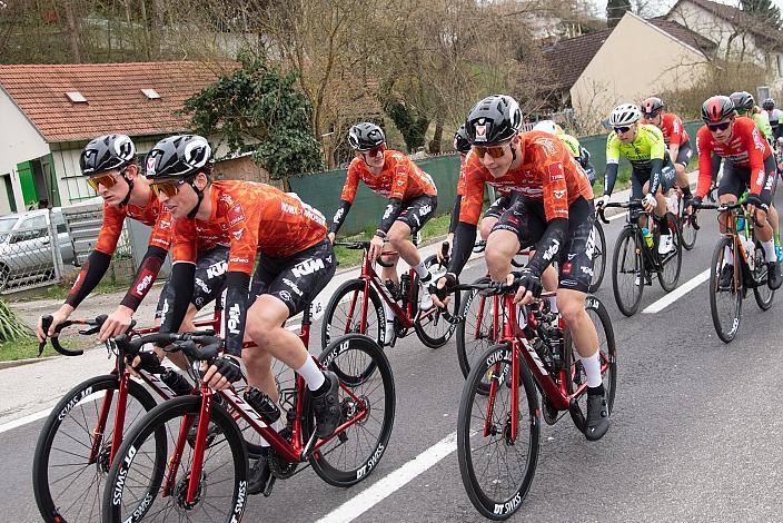 v.l. Moritz Hörandtner (AUT, Tirol KTM Cycling Team), Linus Rosner (GER, Tirol KTM Cycling Team), David Preyler (AUT, Tirol KTM Cycling Team), Tirol KTM Cycling Team, Herren Elite, U23, Radliga, 62. Radsaison-Eröffnungsrennen Leonding, Oberösterreich 