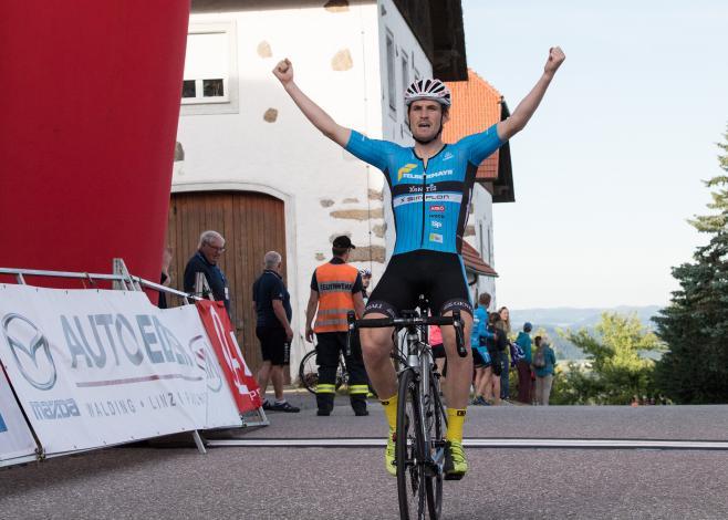 Stephan Rabitsch (AUT, Team Felbermayr Simplon Wels) gewinnt in Pelmberg die 1. Etappe der OOE Rundfahrt