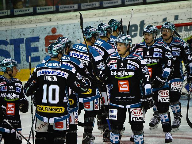 Linz am Beginn des Spieles, EHC Liwest Black Wings Linz vs KHL Medvescak Zagreb