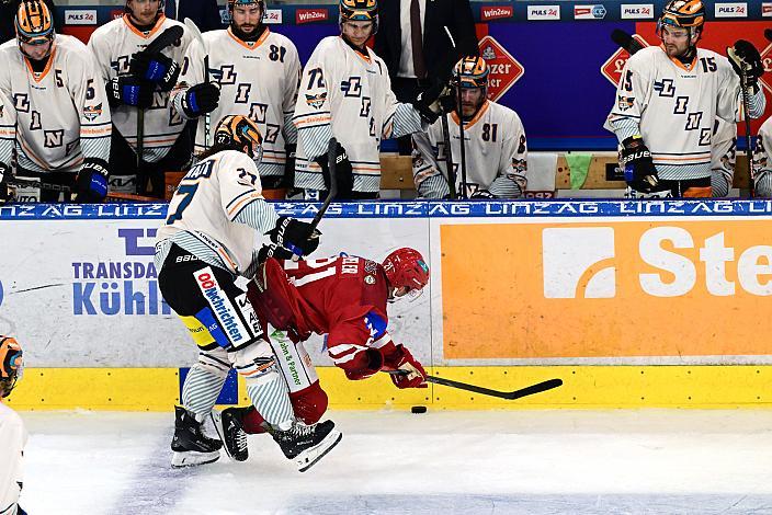 Shawn St.Amant (Steinbach Black Wings Linz), David Stieler (EV Landshut) Testspiel, Steinbach Black Wings Linz vs ELV Landshut , Linz AG Eisarena 