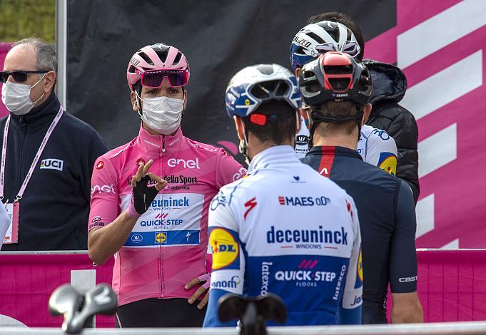 Joao Almeida (POR, Deceuninck - Quick Step) im Rosa Trikot des Gesamtführenden