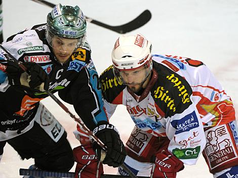 Philipp Lukas, Linz und Thomas Koch, KAC, EHC Liwest Black Wings Linz vs. EC KAC Finale 1